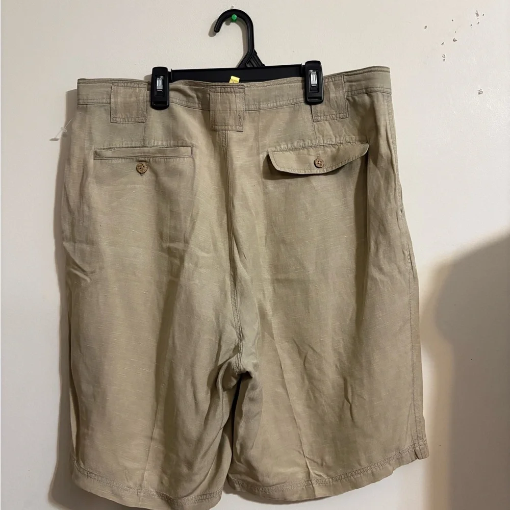 Tommy Bahama men's‎ SZ 38 pleated front khaki shorts silk linen blend 9” inseam